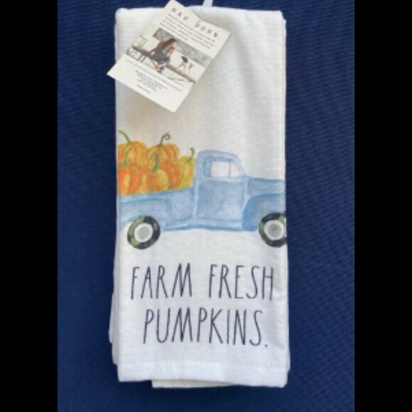 NWT - Rae Dunn "FARM FRESH PUMPKINS" Kitchen Towels - Picture 3 of 5